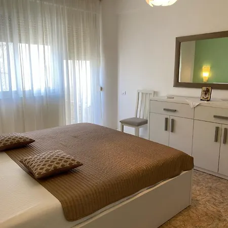 Adelina's Deluxe Durrës