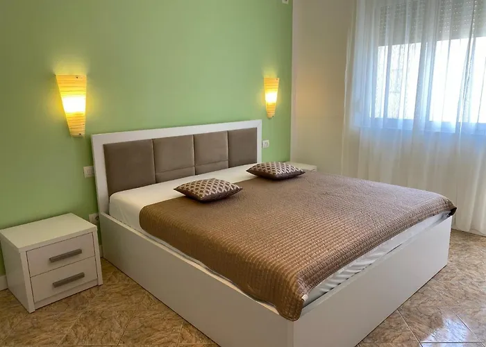 Adelina's Deluxe Apartment